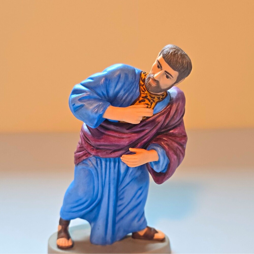 B16TFM Porcelain Hand-Painted Andrew Nativity Figurine, Multicolor Christmas